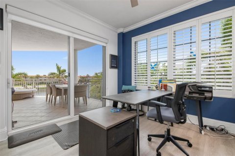 Condo in Sarasota, Florida, 3 bedrooms  № 1912800 - photo 12