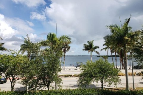 Copropriété à louer à Fort Pierce, Floride: 2 chambres, 184.78 m2 № 1178363 - photo 1