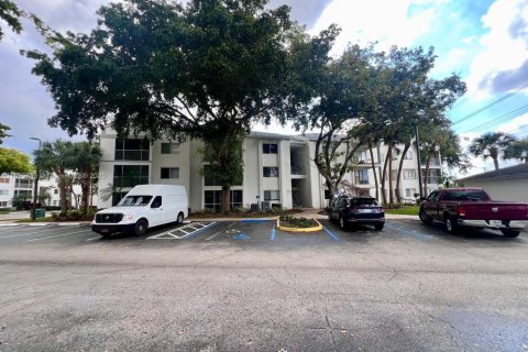 House in Tamarac, Florida 2 bedrooms, 95.69 sq.m. № 1952477 - photo 7