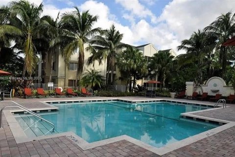House in Tamarac, Florida 2 bedrooms, 95.69 sq.m. № 1952477 - photo 3