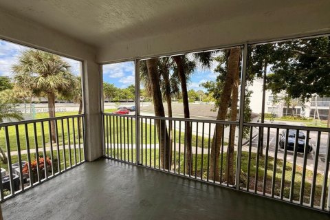 House in Tamarac, Florida 2 bedrooms, 95.69 sq.m. № 1952477 - photo 23