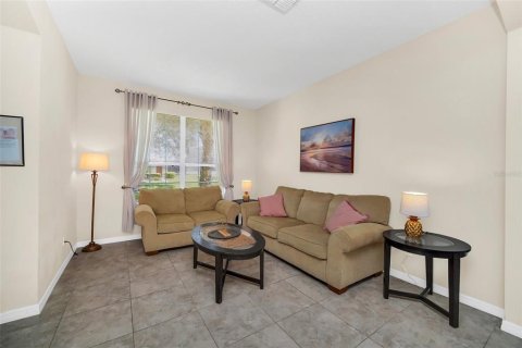 Villa ou maison à vendre à Kissimmee, Floride: 7 chambres, 267.65 m2 № 2355827 - photo 10