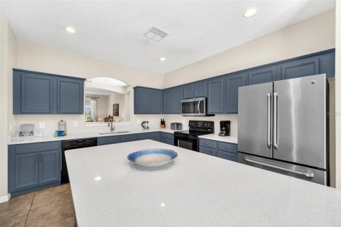 Villa ou maison à vendre à Kissimmee, Floride: 7 chambres, 267.65 m2 № 2355827 - photo 3