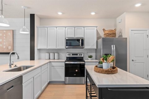 Touwnhouse à vendre à Palm Bay, Floride: 3 chambres, 157.84 m2 № 2373823 - photo 4