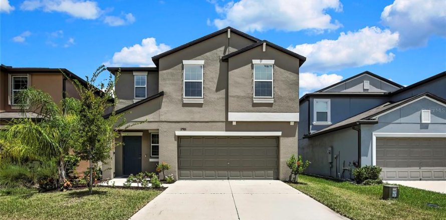House in Lutz, Florida 4 bedrooms, 173.73 sq.m. № 1870834