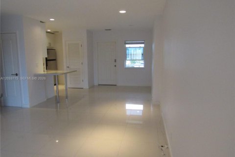 Condominio en alquiler en Fort Lauderdale, Florida, 1 dormitorio, 61.32 m2 № 2078022 - foto 3