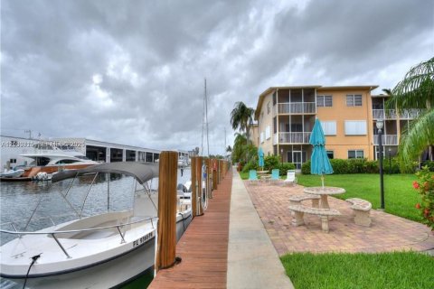 Condominio en alquiler en Fort Lauderdale, Florida, 1 dormitorio, 61.32 m2 № 2078022 - foto 12