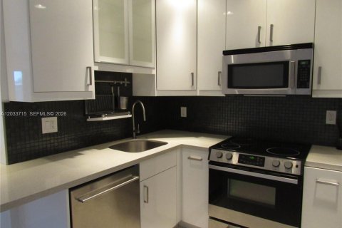 Condominio en alquiler en Fort Lauderdale, Florida, 1 dormitorio, 61.32 m2 № 2078022 - foto 4