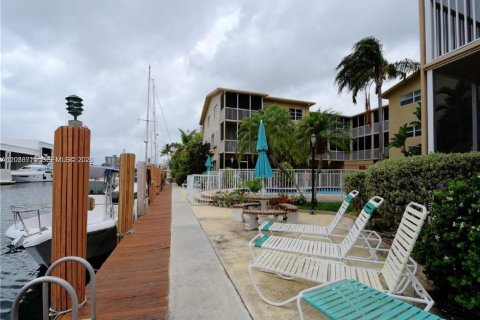 Condominio en alquiler en Fort Lauderdale, Florida, 1 dormitorio, 61.32 m2 № 2078022 - foto 14