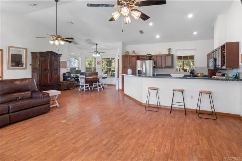 House in Floral City, Florida 2 bedrooms, 169.92 sq.m. № 1852528 - photo 15