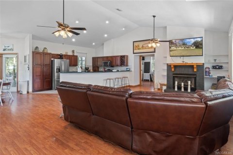 House in Floral City, Florida 2 bedrooms, 169.92 sq.m. № 1852528 - photo 13