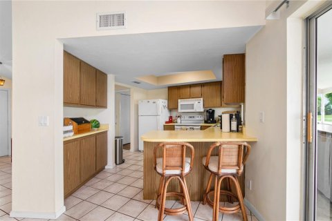 Villa ou maison à vendre à Cape Coral, Floride: 3 chambres, 137.22 m2 № 1900012 - photo 6