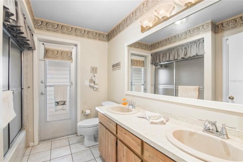 Villa ou maison à vendre à Cape Coral, Floride: 3 chambres, 137.22 m2 № 1900012 - photo 18