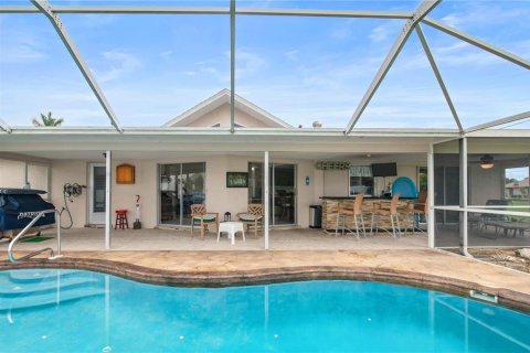 Villa ou maison à vendre à Cape Coral, Floride: 3 chambres, 137.22 m2 № 1900012 - photo 22