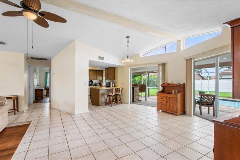 Villa ou maison à vendre à Cape Coral, Floride: 3 chambres, 137.22 m2 № 1900012 - photo 11