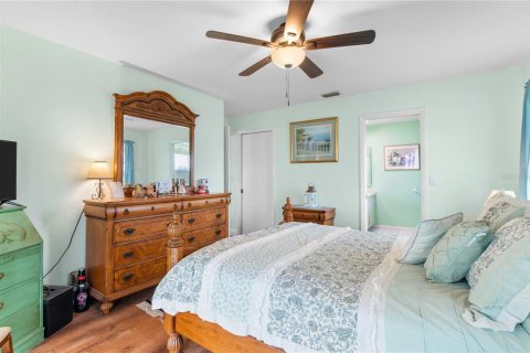 Villa ou maison à vendre à Cape Coral, Floride: 3 chambres, 137.22 m2 № 1900012 - photo 14