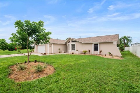 Villa ou maison à vendre à Cape Coral, Floride: 3 chambres, 137.22 m2 № 1900012 - photo 24