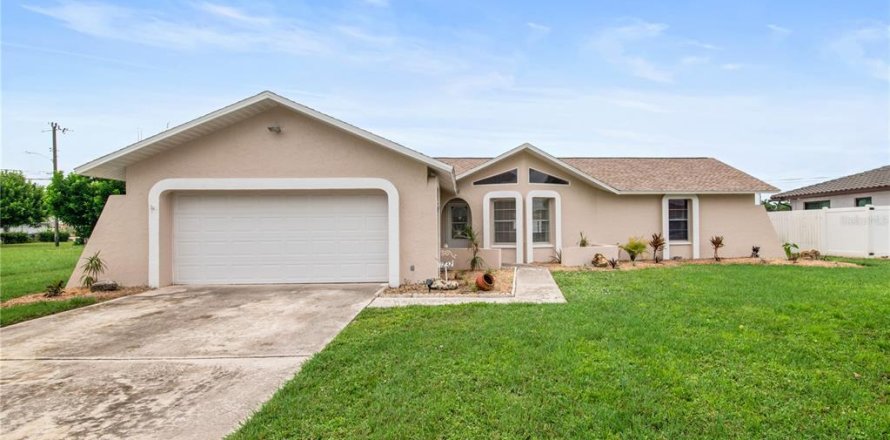 Villa ou maison à Cape Coral, Floride 3 chambres, 137.22 m2 № 1900012