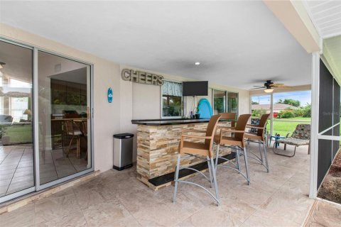 Villa ou maison à vendre à Cape Coral, Floride: 3 chambres, 137.22 m2 № 1900012 - photo 4
