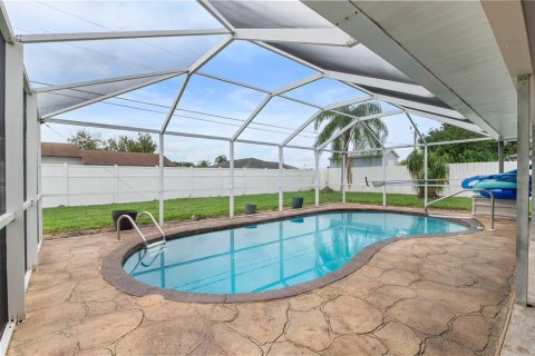 Villa ou maison à vendre à Cape Coral, Floride: 3 chambres, 137.22 m2 № 1900012 - photo 20