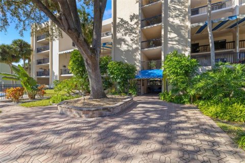 Condo in Tarpon Springs, Florida, 1 bedroom № 2105436 - photo 2