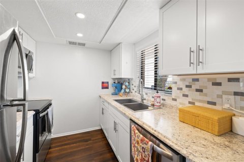 Condo in Tarpon Springs, Florida, 1 bedroom № 2105436 - photo 5