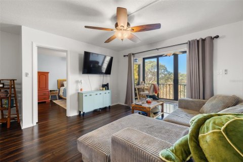 Condo in Tarpon Springs, Florida, 1 bedroom № 2105436 - photo 8
