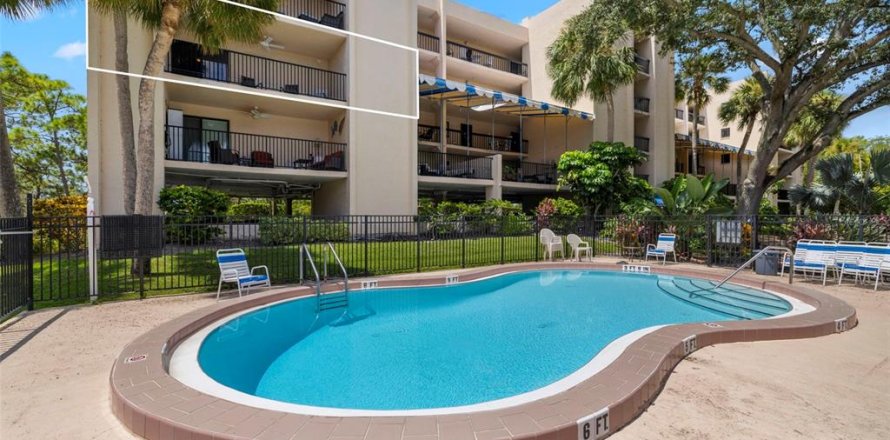 Condo in Tarpon Springs, Florida, 1 bedroom № 2105436