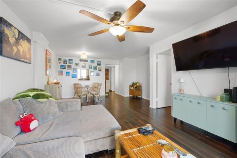 Condo in Tarpon Springs, Florida, 1 bedroom № 2105436 - photo 6