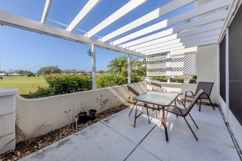 Condo in Venice, Florida, 2 bedrooms  № 1537733 - photo 22