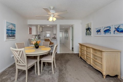 Condo in Venice, Florida, 2 bedrooms  № 1537733 - photo 9