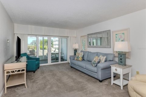Condo in Venice, Florida, 2 bedrooms  № 1537733 - photo 12