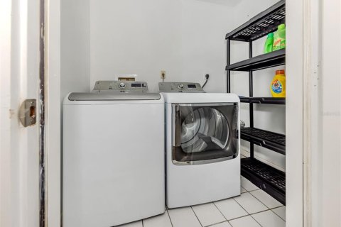 Condo in Venice, Florida, 2 bedrooms  № 1537733 - photo 20
