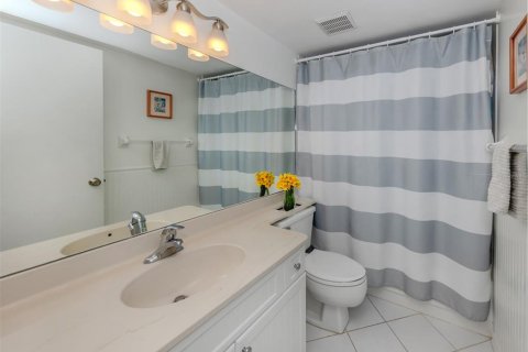 Condo in Venice, Florida, 2 bedrooms  № 1537733 - photo 19