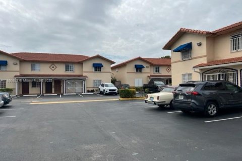 Condominio en alquiler en Hialeah, Florida, 2 dormitorios, 89.19 m2 № 1922108 - foto 22