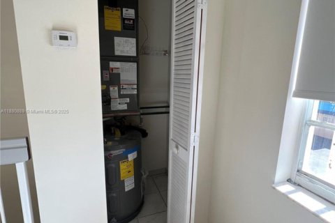 Condominio en alquiler en Hialeah, Florida, 2 dormitorios, 89.19 m2 № 1922108 - foto 9