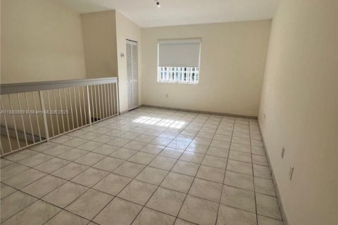 Condominio en alquiler en Hialeah, Florida, 2 dormitorios, 89.19 m2 № 1922108 - foto 7