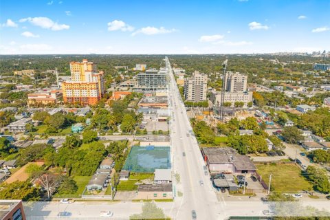 Propiedad comercial en venta en Miami, Florida № 2028384 - foto 4