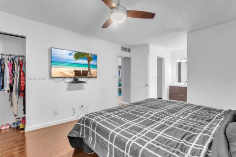 Condominio en alquiler en Lauderhill, Florida, 2 dormitorios, 104.98 m2 № 2036597 - foto 13