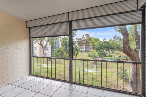 Condominio en alquiler en Lauderhill, Florida, 2 dormitorios, 104.98 m2 № 2036597 - foto 23