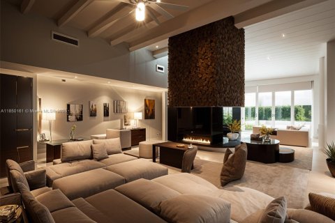House in North Miami, Florida 6 bedrooms, 574.14 sq.m. № 1857145 - photo 18