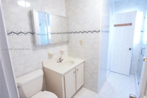 Купить виллу или дом в Майами-Гарденс, Флорида 3 спальни, 128.11м2, № 2052439 - фото 11