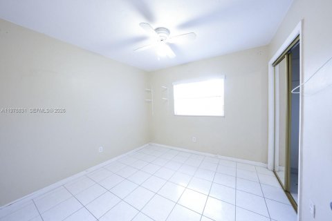 Купить виллу или дом в Майами-Гарденс, Флорида 3 спальни, 128.11м2, № 2052439 - фото 15