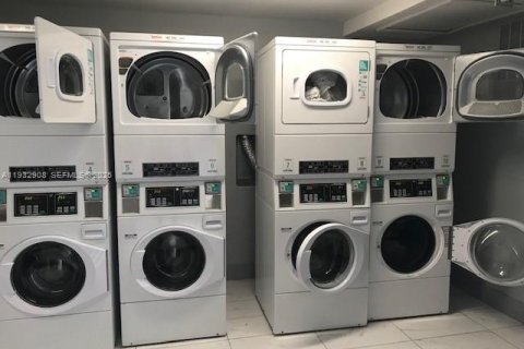 Снять в аренду кондоминиум в Холливуд, Флорида 47.75м2, № 1991775 - фото 18