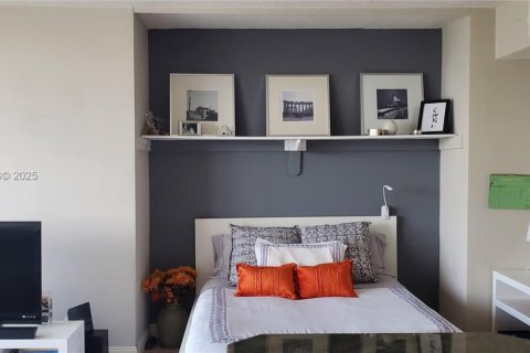 Снять в аренду кондоминиум в Холливуд, Флорида 47.75м2, № 1991775 - фото 8