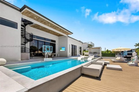 House in Fort Lauderdale, Florida 4 bedrooms, 302.68 sq.m. № 1823428 - photo 9