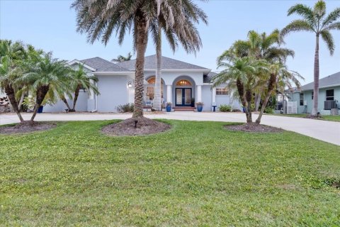 House in Rotonda, Florida 3 bedrooms, 194.54 sq.m. № 1598289 - photo 1