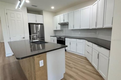 House in Sarasota, Florida 4 bedrooms, 184.23 sq.m. № 2150377 - photo 7