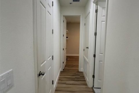 House in Sarasota, Florida 4 bedrooms, 184.23 sq.m. № 2150377 - photo 20