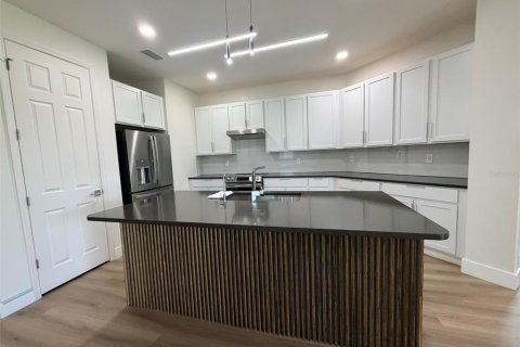 House in Sarasota, Florida 4 bedrooms, 184.23 sq.m. № 2150377 - photo 6